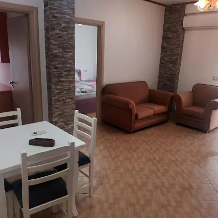 Apartament Luna 2000